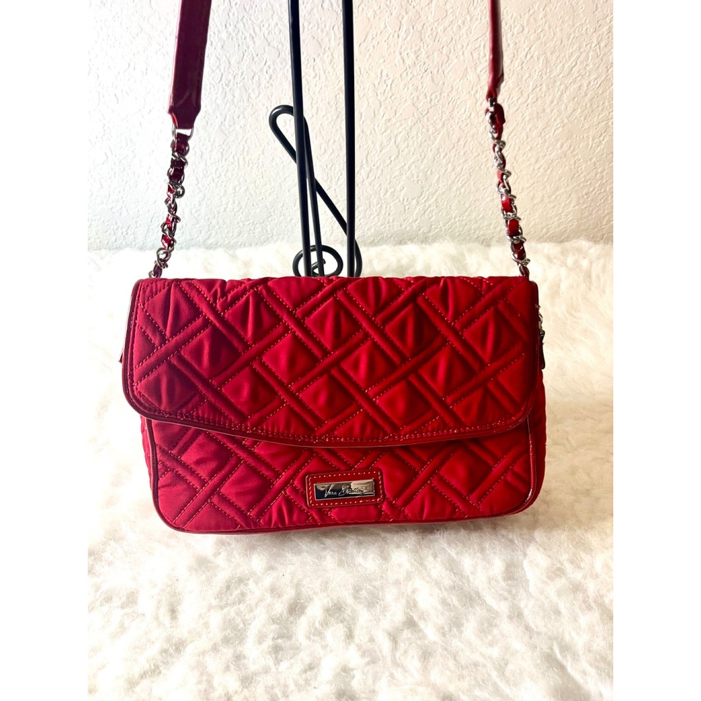 VERA BRADLEY CHAIN SHOULDER BAG PURSE IN BEAUTIFUL STYLISH "TANGO RED" COLOR